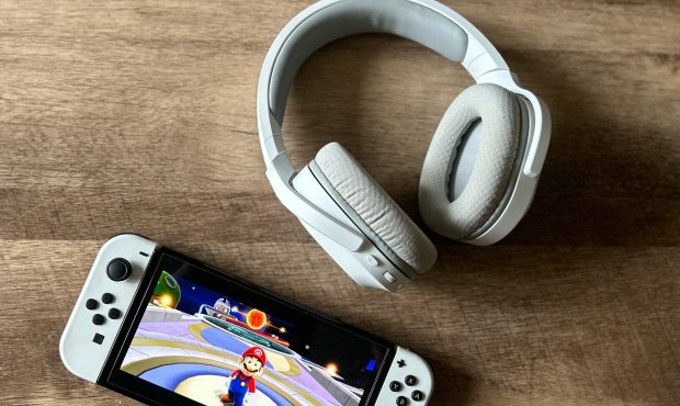 Razer's Barracuda X قبلاً دزدی بود ، اما این پس انداز هفته بازی آمازون باعث شده است که هدست بودجه مقاومت ناپذیر باشد
